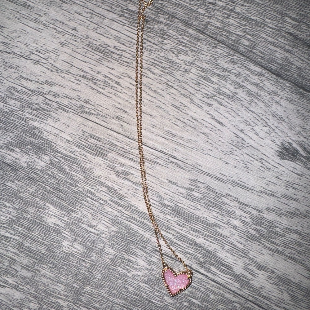 Kendra Scott heart necklace
